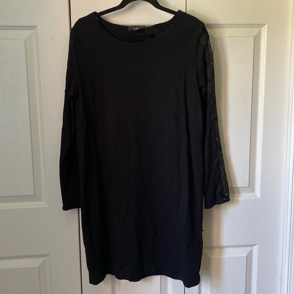 Tahari long sleeve shift dress